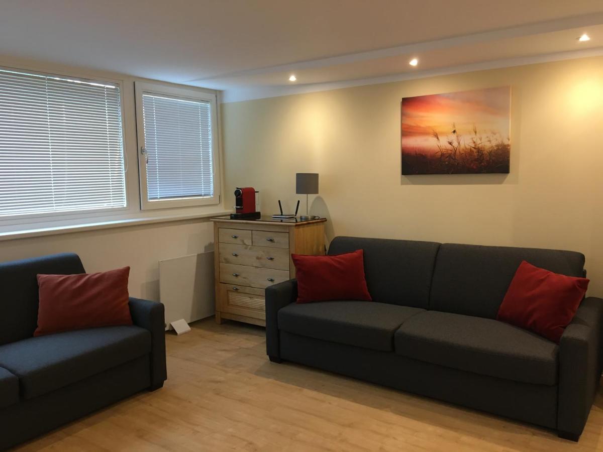 Cosy Flat In The Quiet Area With Own Garden, Free Parking And Direct Public Transport Link To The Centre Viena Exterior foto